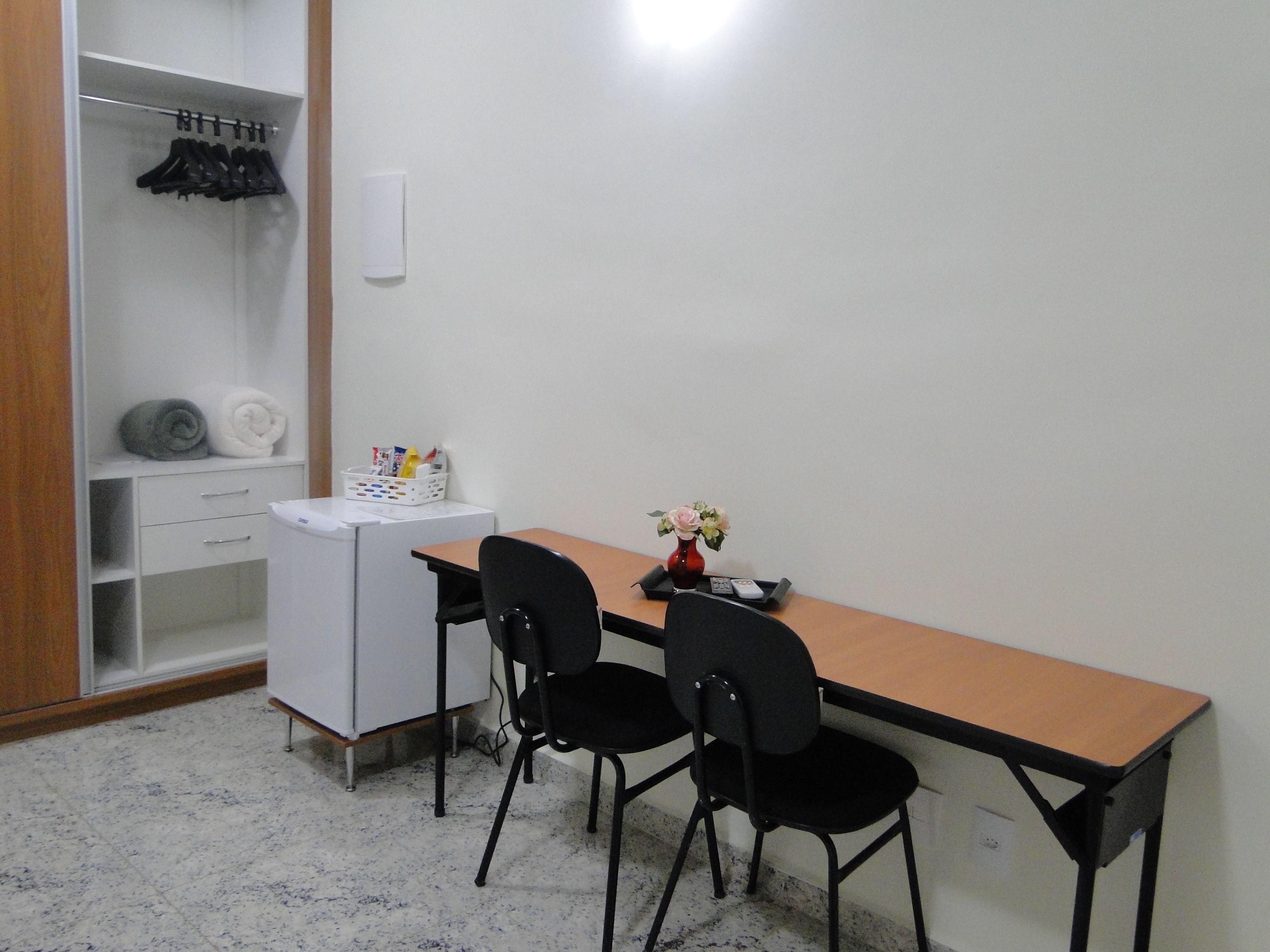 in-room business centre