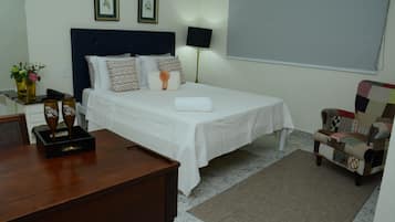 Quarto duplo luxo | 1 quarto, roupas de cama premium, frigobar, individualmente decorados