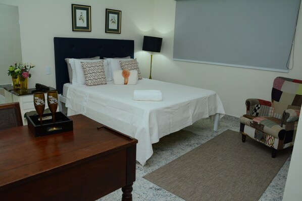 Deluxe Twin Room | 1 bedroom, premium bedding, minibar, desk - Hotel Flor de Minas (Uberaba)