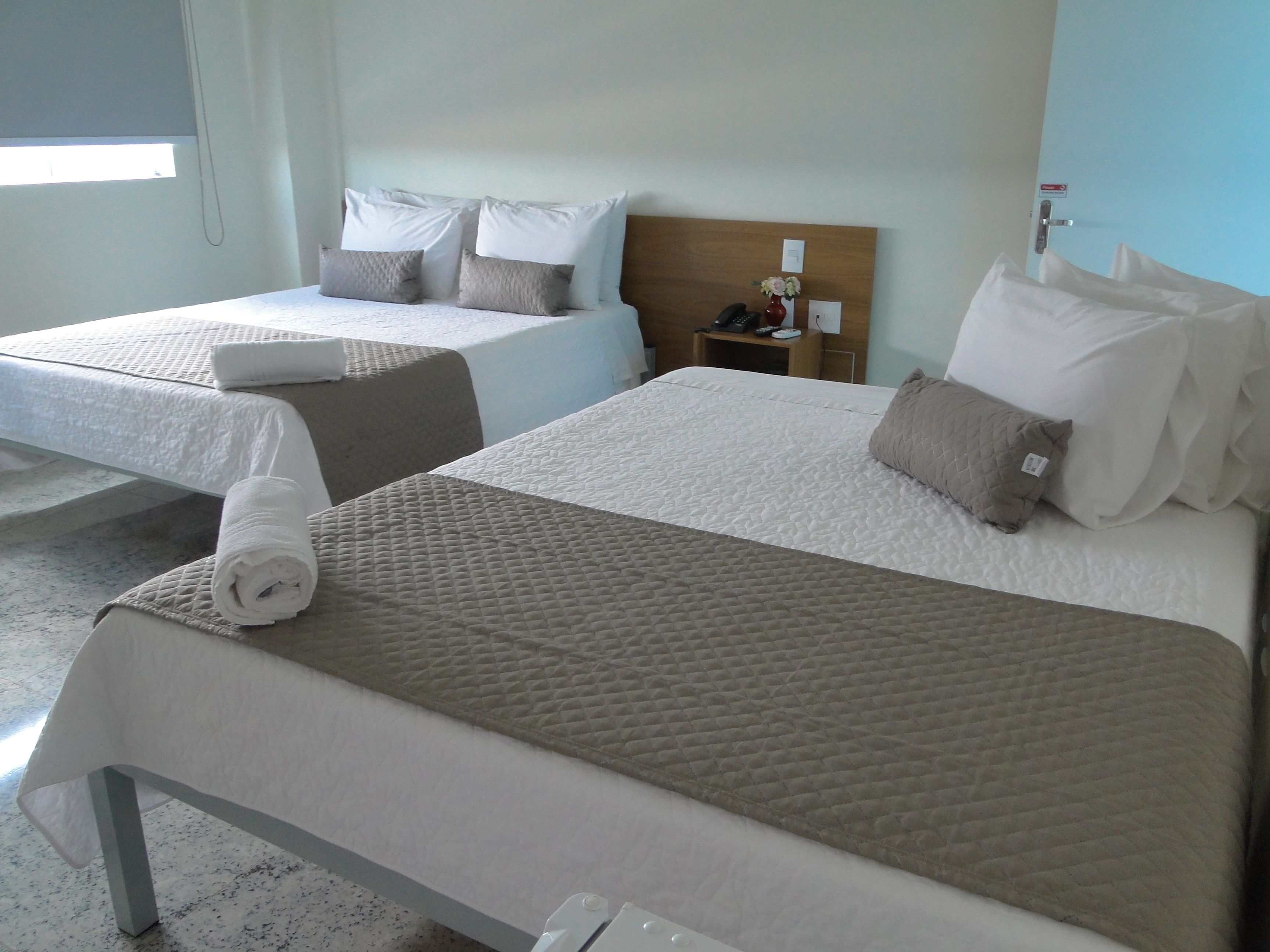 Quarto quádruplo clássico, 2 camas de casal | 1 quarto, roupas de cama premium, frigobar, individualmente decorados