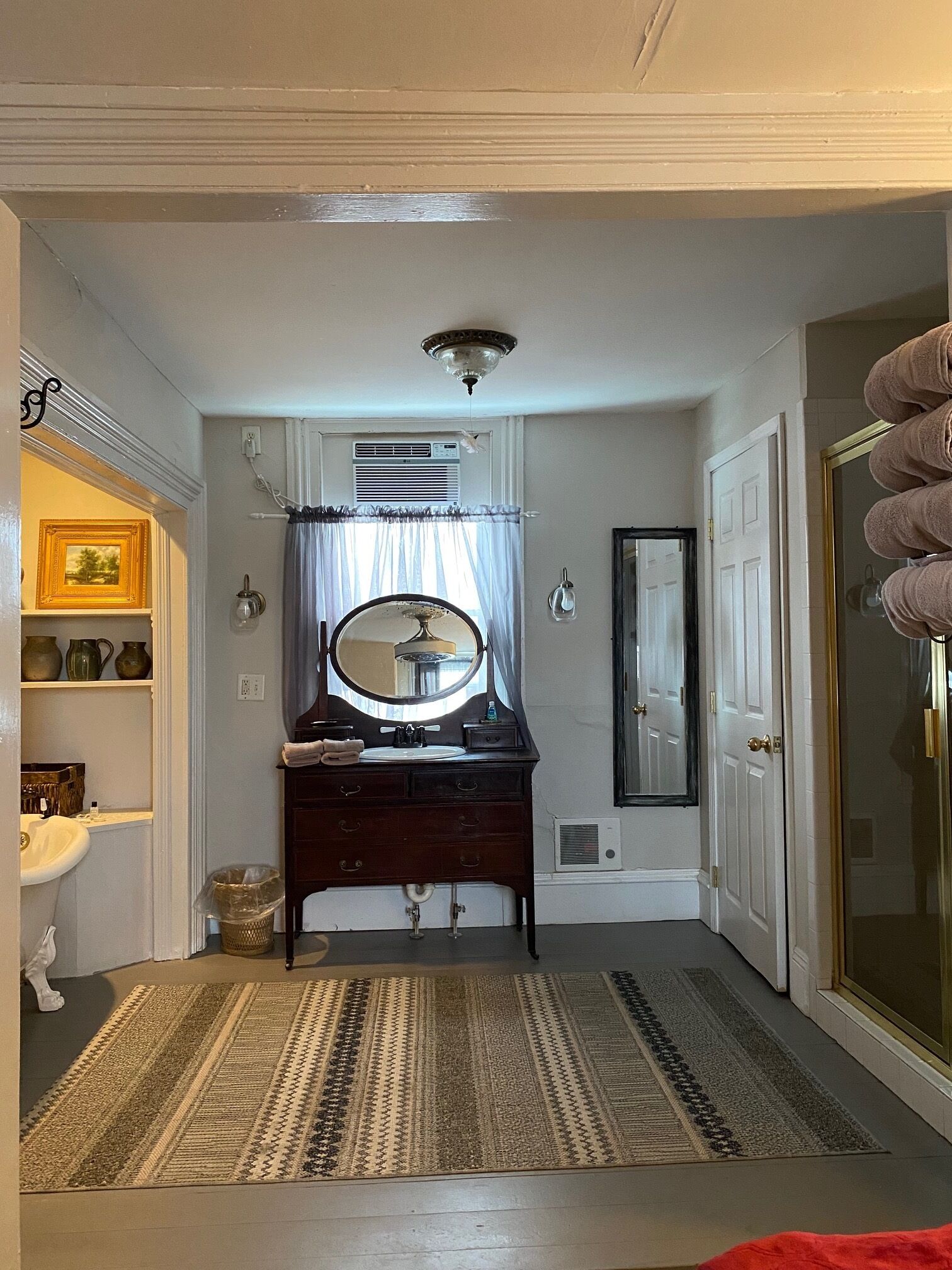 standard room, 1 king bed | bathroom | shower, hair dryer, towels, soap