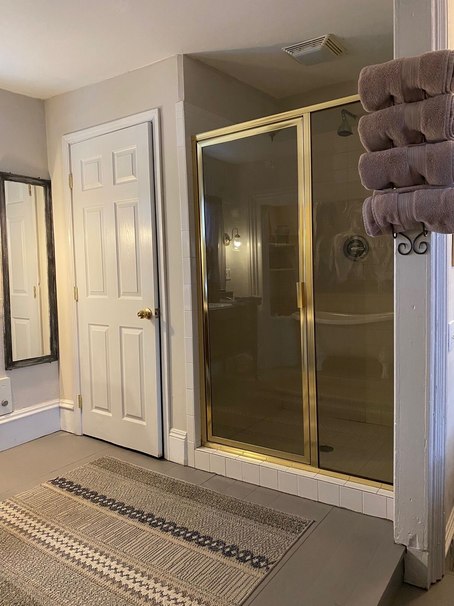 standard room, 1 king bed | bathroom shower