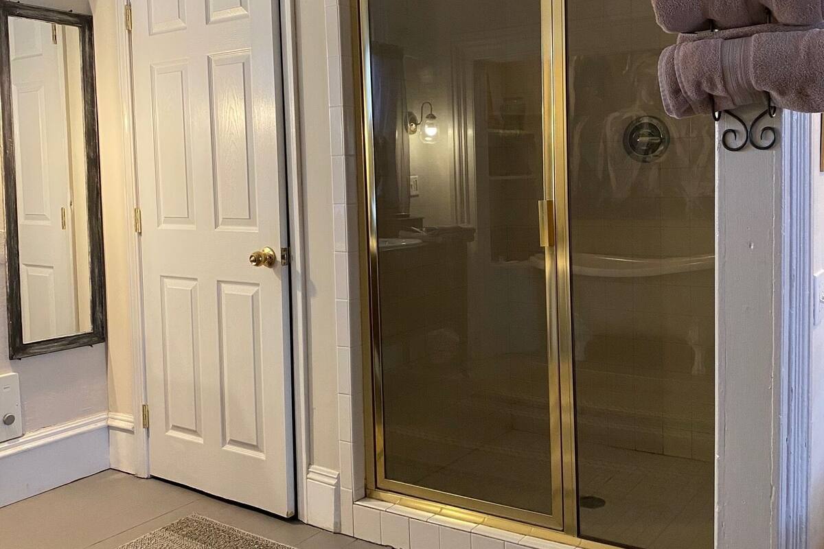 standard room, 1 king bed | bathroom shower