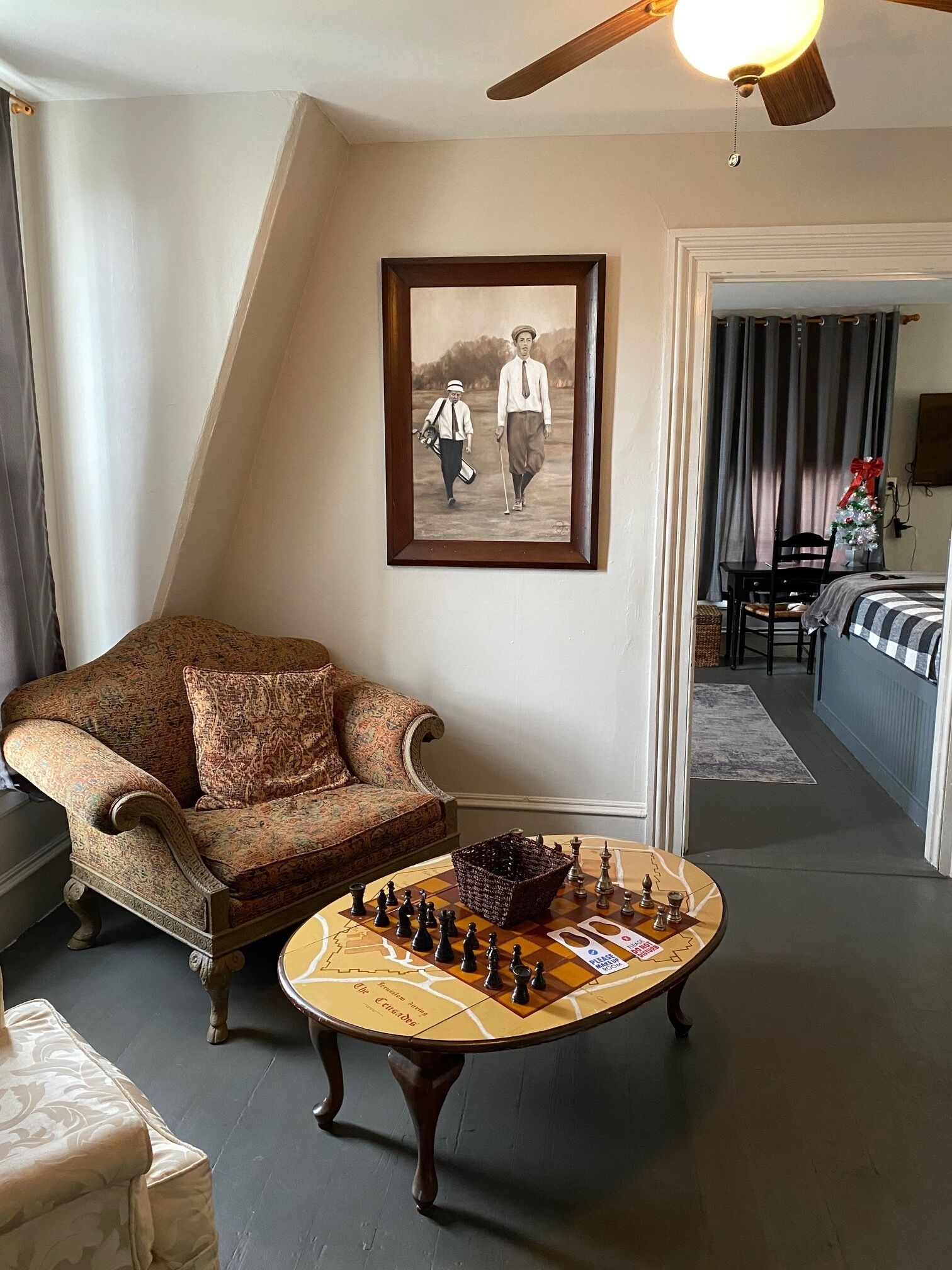 room | living area | 32-inch flat-screen tv with satellite channels, tv