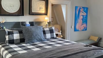 The Captain's Quarters | Iron/ironing board, free WiFi, bed sheets