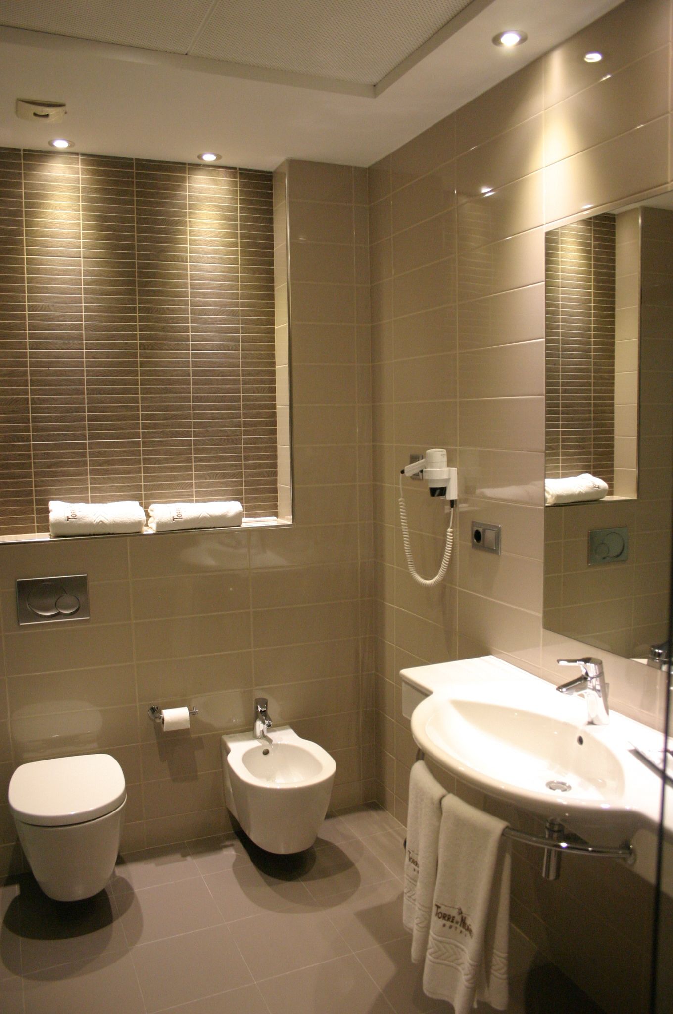 twin room | bathroom | free toiletries, hair dryer, towels