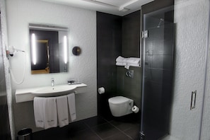 Chambre Quadruple | Salle de bain