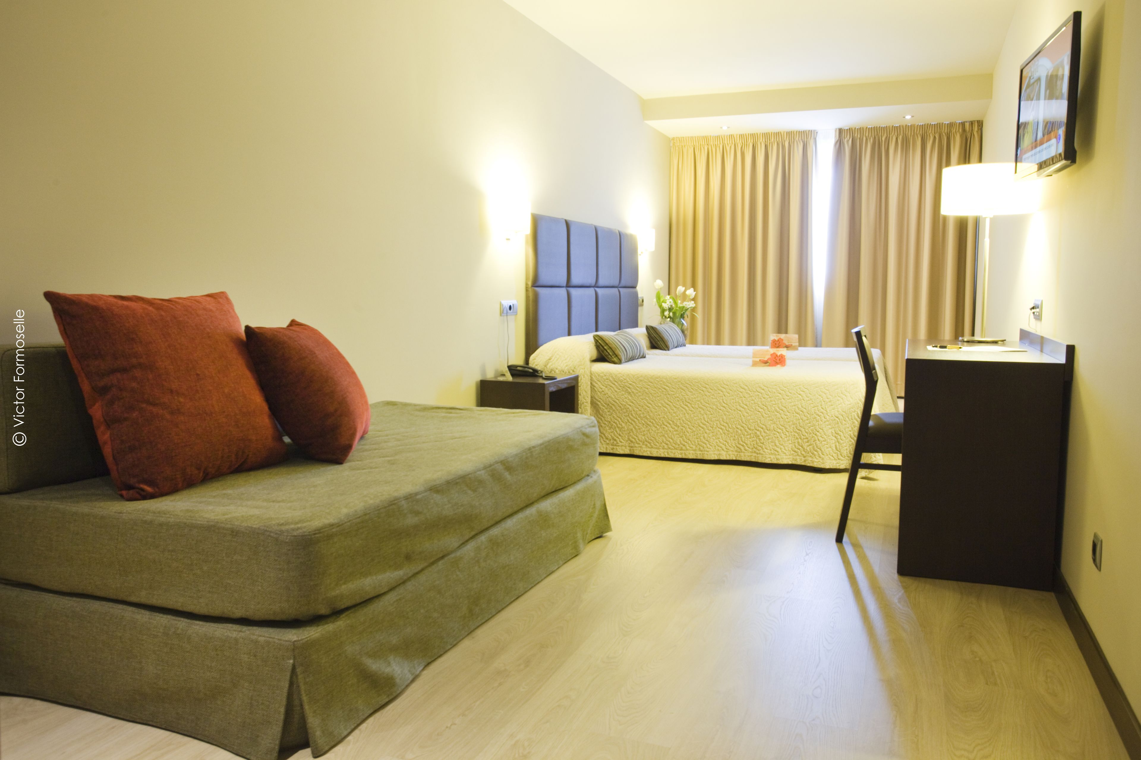 triple room | minibar, in-room safe, desk, free cots/infant beds