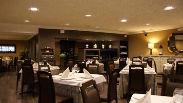 Se sirven desayunos, almuerzos, cenas y cocina española