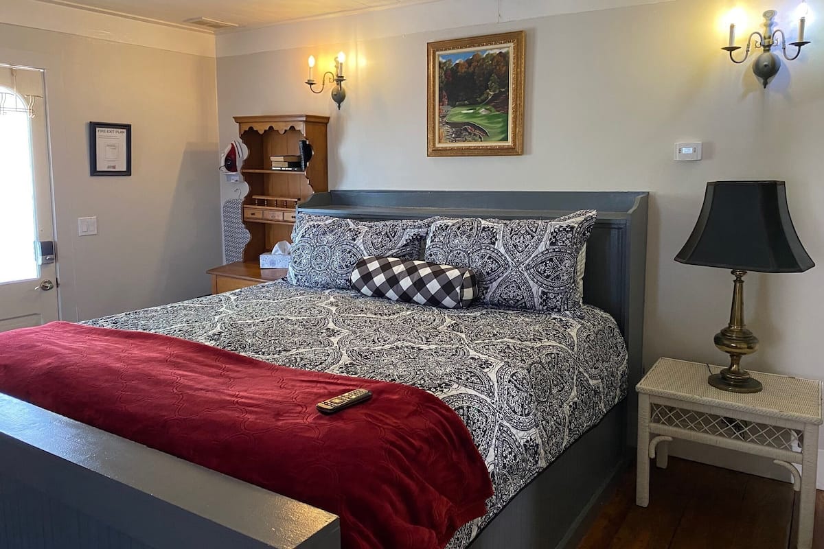 Stanton Room | Individually decorated, individually furnished, iron/ironing board