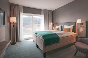 Superior Twin Room, Balcony, Partial Sea View