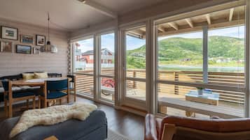 Standard Apartment, Lagoon View | Soundproofing, free WiFi, bed sheets