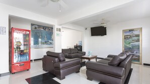 Lobby sitting area - Jardín Cancún (Cancun)