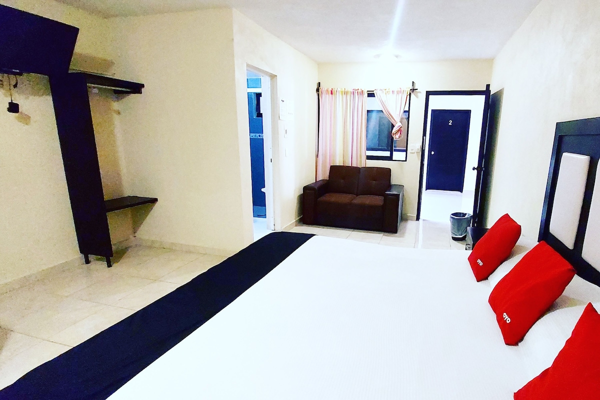 Iron/ironing board, WiFi (free), bed sheets