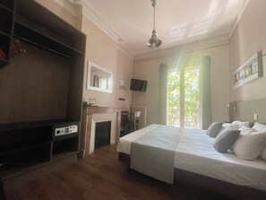 Superior Double Room | Premium bedding, desk, laptop workspace, blackout drapes - Le Strasbourg Hotel (Montpellier)