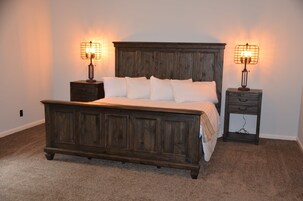 Lodge Presidential Suite | Blackout drapes, iron/ironing board, free WiFi, bed sheets