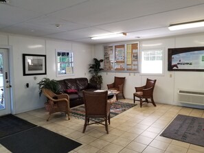 Lobby - The Retreat at Center Hill Lake (Smithville)