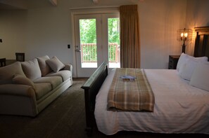 Lodge Executive Suite | Blendingsgardiner, strykejern/-brett, wi-fi (inkludert) og sengetøy