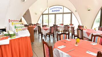 Desayuno buffet incluido todos los días