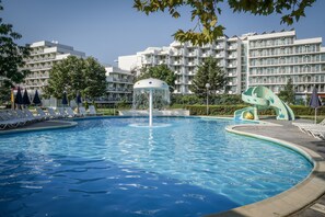 Seasonal outdoor pool - Hotel Sandy Beach (Albena)