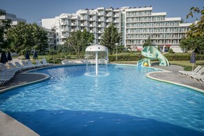 Seasonal outdoor pool - Hotel Sandy Beach (Albena)