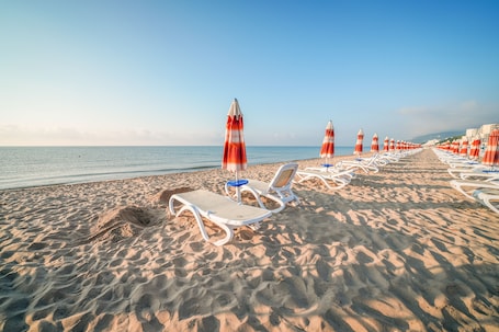 Traslado desde/hacia la playa gratis, sillas reclinables de playa