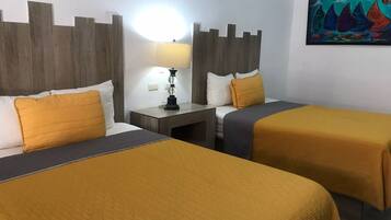 Habitación doble de lujo | Escritorio, tabla de planchar con plancha y wifi gratis