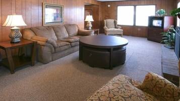 Deluxe Cottage, 2 Bedrooms, Non Smoking | Living area | TV