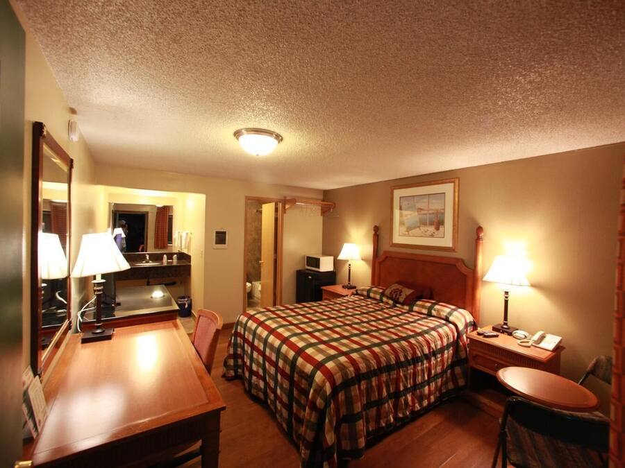 Deluxe-Zimmer, 1 Doppelbett | Schreibtisch, kostenloses WLAN, Bettwäsche