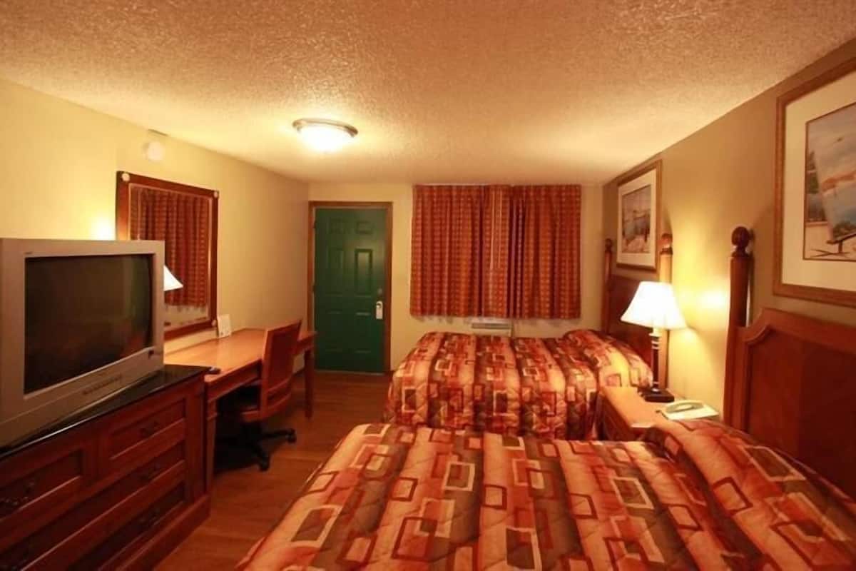 Deluxe Room, 2 Double Beds | Desk, free WiFi, bed sheets