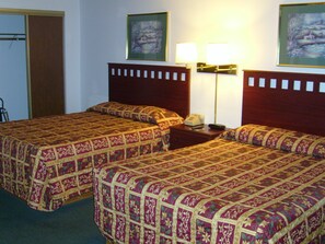Queen Room, 2 Queen Beds, Non-Smoking | Desk, iron/ironing board, free WiFi, bed sheets - Shanico Inn (Lebanon)