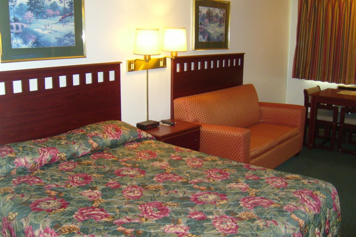 Desk, iron/ironing board, free WiFi, bed sheets