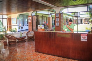 Reception - Hotel Wagelia Turrialba (Turrialba)