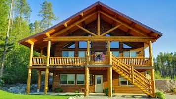 Glacier View Vacation Home | Individually decorated, individually furnished, iron/ironing board