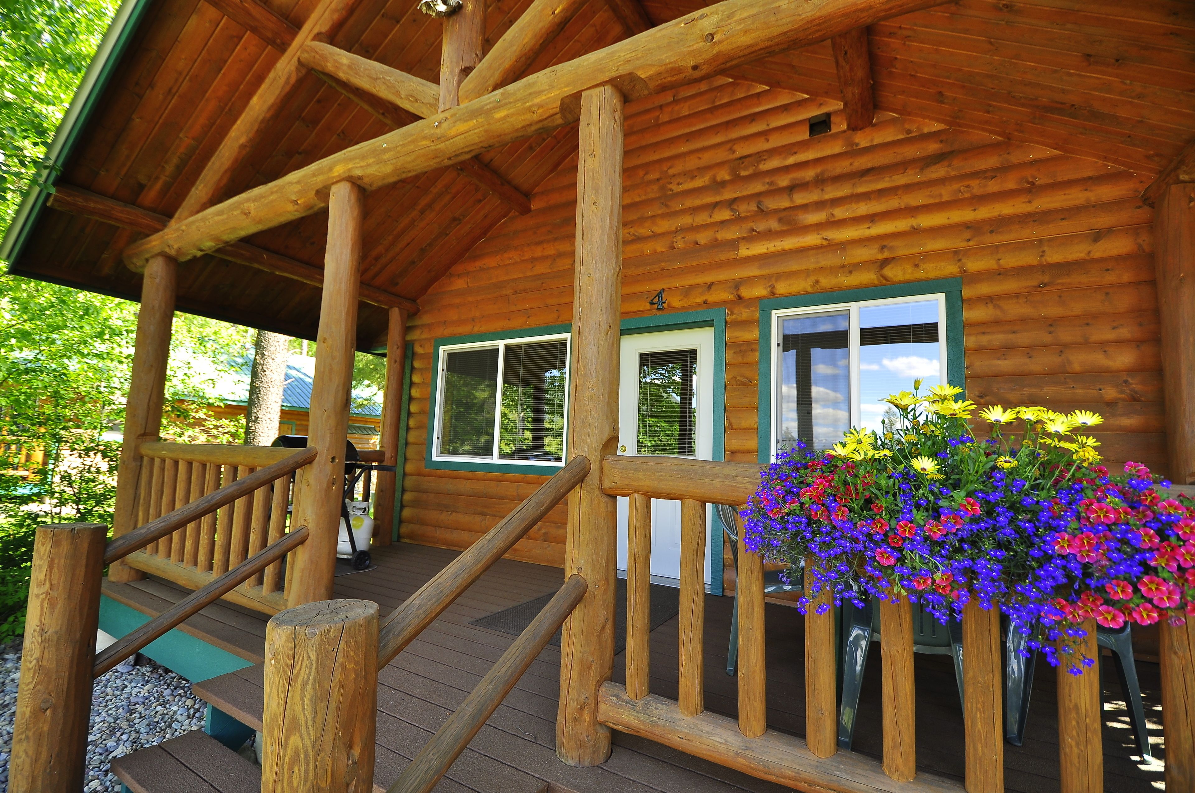 Standard 1 Bedroom Cabin | Terrace/patio