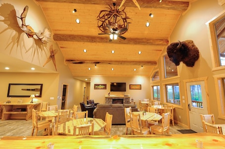 Lobby sitting area. Paddle Ridge