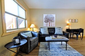 West Glacier Lodge Room Suite | Living area