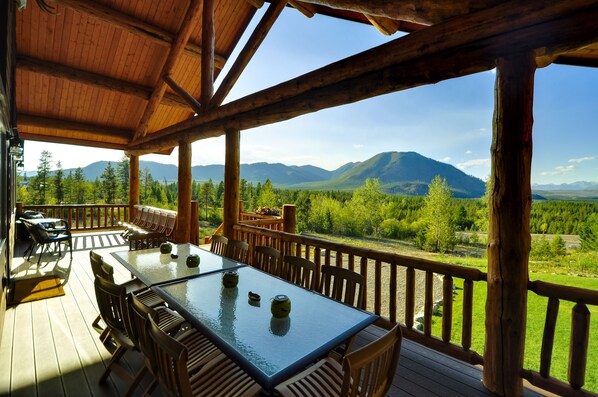 Glacier View Vacation Home | Balcony