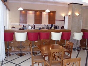 Bar (en el alojamiento)