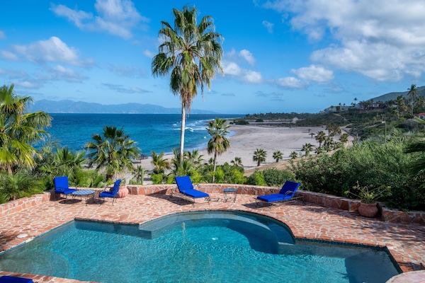 Outdoor pool, pool loungers