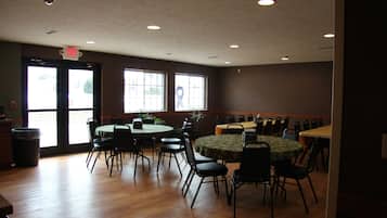 Café da manhã continental grátis todos os dias