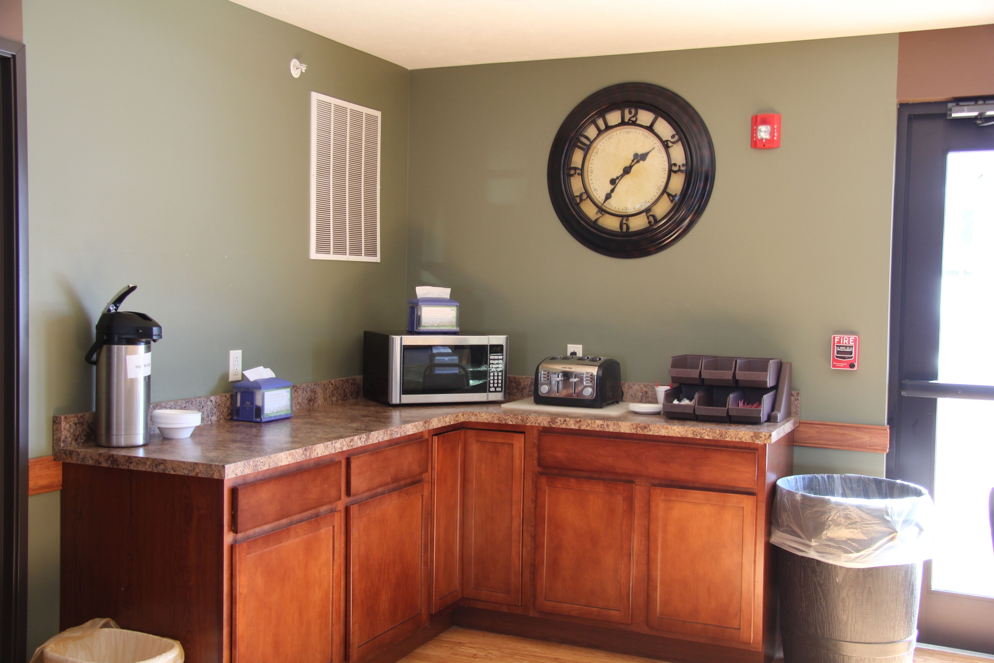 free daily continental breakfast