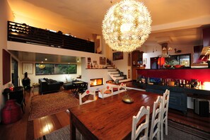 House, 2 Bedrooms, Terrace, Mountain View (with Private Pool) | In-room dining - Eco Suites Resort (Santiago do Cacém)