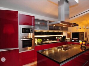 House, 2 Bedrooms, Terrace, Mountain View (with Private Pool) | Private kitchen | Fridge, microwave, stovetop, dishwasher