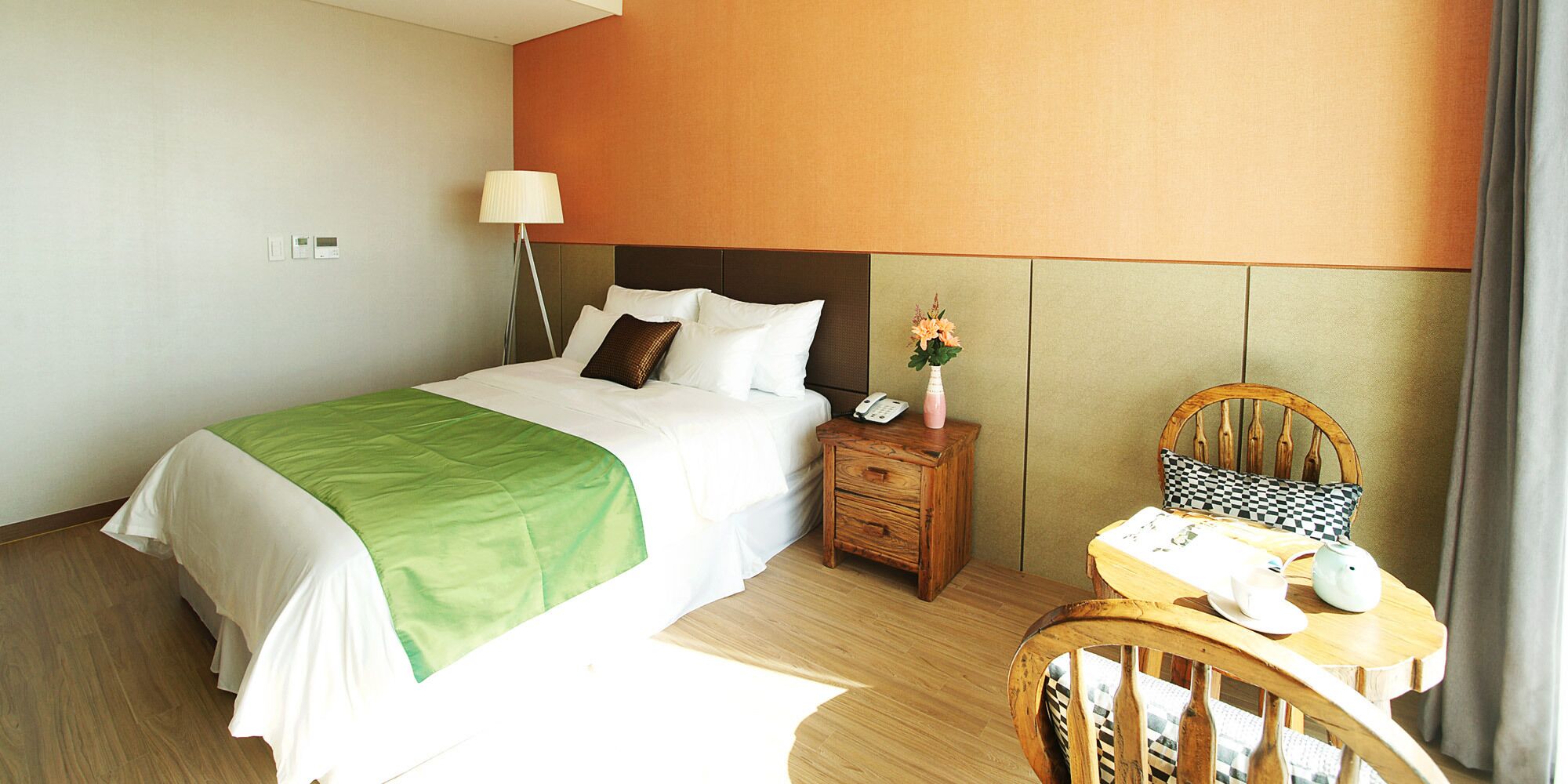 standard room | laptop workspace, blackout curtains, free wifi, bed sheets