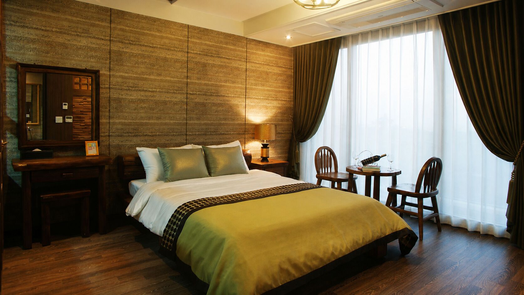 Blackout curtains, free WiFi, bed sheets, wheelchair access