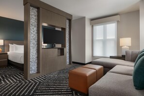 Down comforters, pillowtop beds, desk, iron/ironing board - Hyatt House Charleston/Historic District (Charleston)