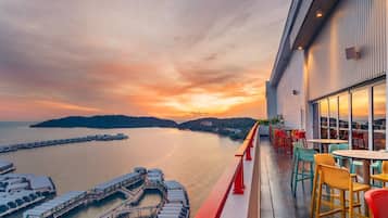 Bar (en la propiedad)