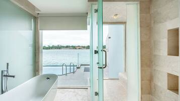 Panorama Pool Villa | Bathroom | Free toiletries, hair dryer, bathrobes, slippers