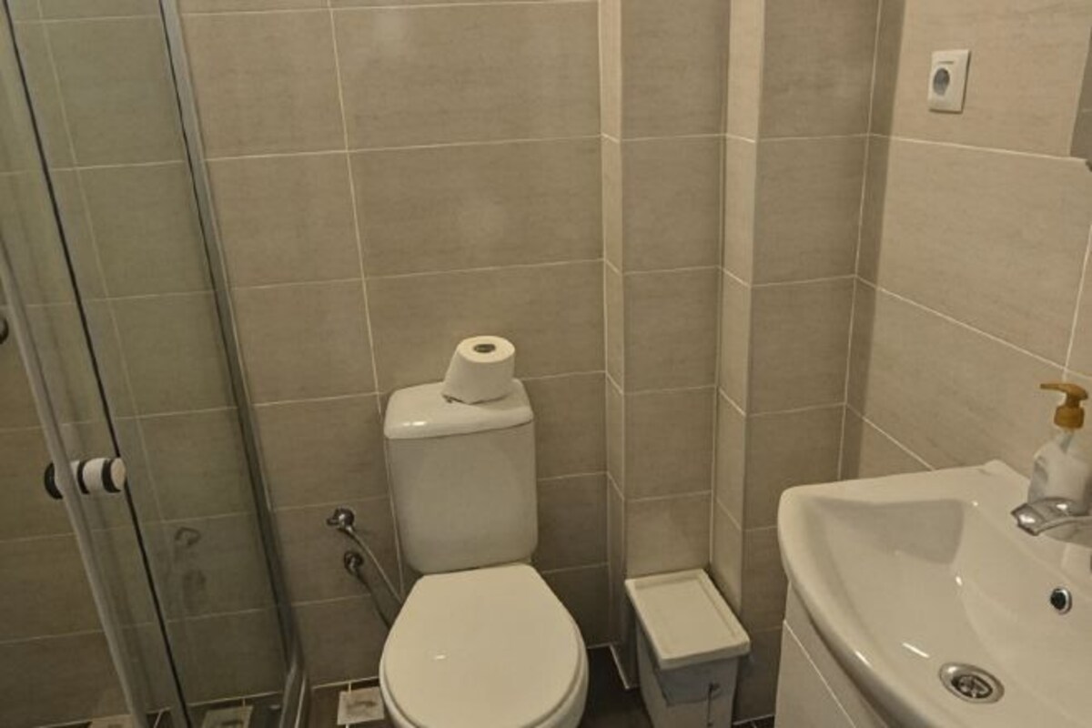 Bathroom | Slippers, towels